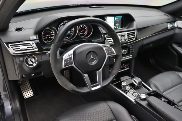 Foto do veiculo MERCEDES-BENZ E 63 AMG