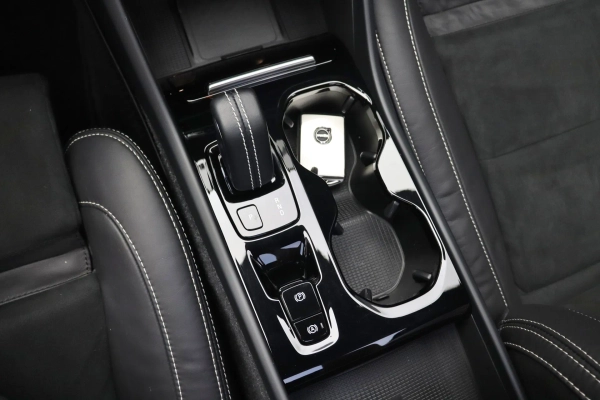 Foto do veiculo VOLVO XC40 T5 RECHARGE R-DESIGN