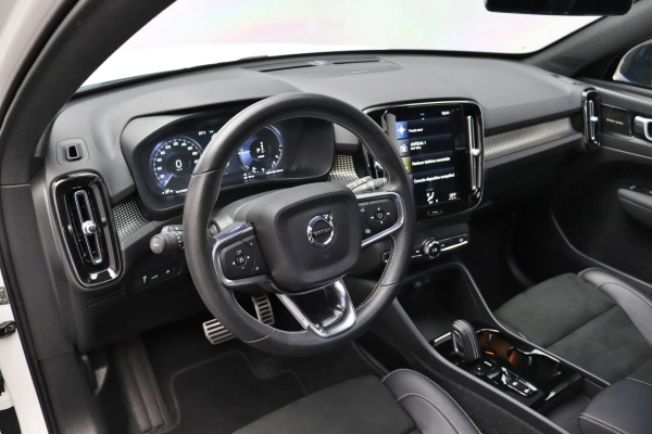 Foto do veiculo VOLVO XC40 T5 RECHARGE R-DESIGN