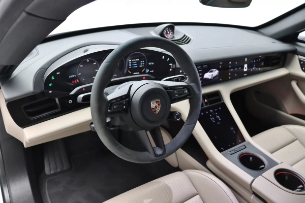 Foto do veiculo PORSCHE TAYCAN 4S