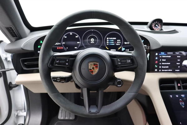 Foto do veiculo PORSCHE TAYCAN 4S