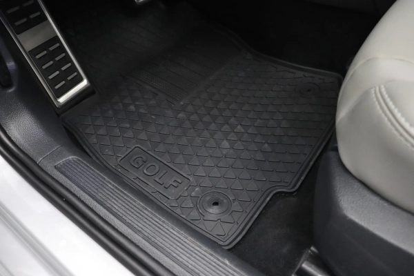 Foto do veiculo VOLKSWAGEN GOLF HIGHLINE TSI