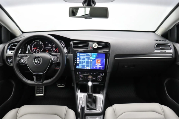 Foto do veiculo VOLKSWAGEN GOLF HIGHLINE TSI