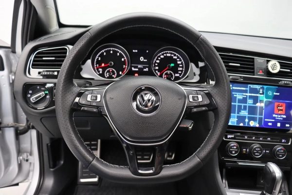 Foto do veiculo VOLKSWAGEN GOLF HIGHLINE TSI