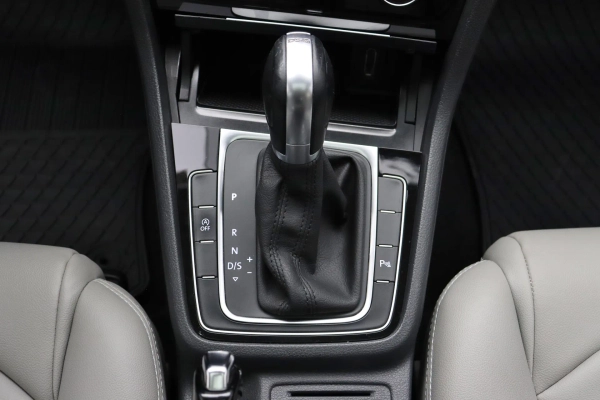 Foto do veiculo VOLKSWAGEN GOLF HIGHLINE TSI
