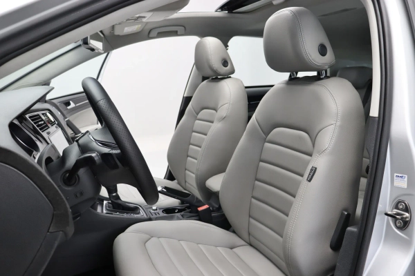 Foto do veiculo VOLKSWAGEN GOLF HIGHLINE TSI