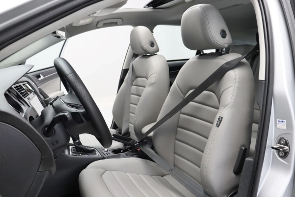 Foto do veiculo VOLKSWAGEN GOLF HIGHLINE TSI
