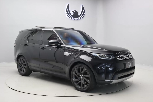 Foto do veiculo LAND ROVER DISCOVERY HSE TD6 | 7 LUGARES