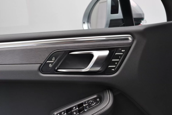 Foto do veiculo PORSCHE MACAN GTS