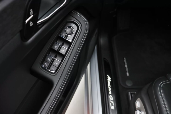 Foto do veiculo PORSCHE MACAN GTS