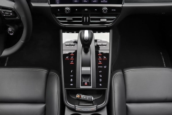 Foto do veiculo PORSCHE MACAN GTS