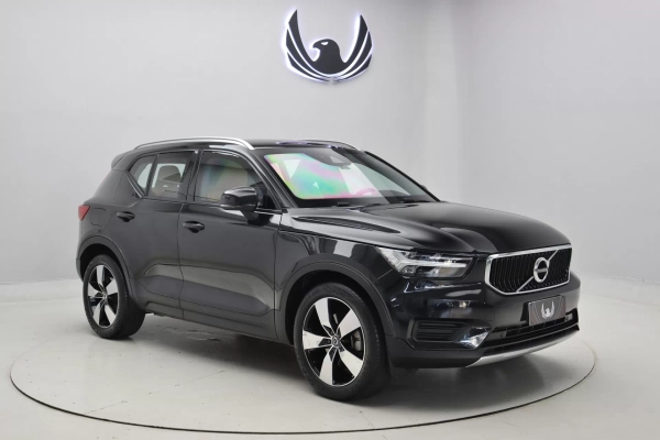 Foto do veiculo VOLVO XC40 T4 MOMENTUM
