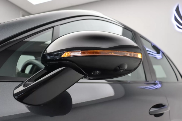 Foto do veiculo PORSCHE MACAN