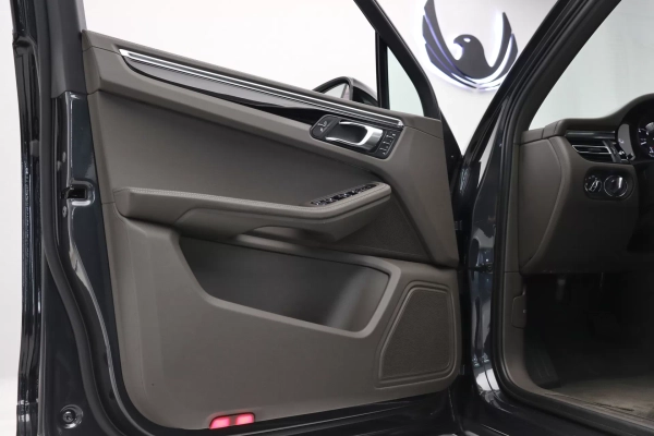 Foto do veiculo PORSCHE MACAN