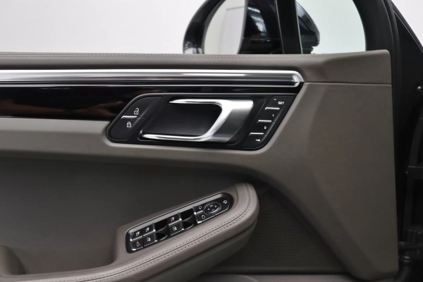 Foto do veiculo PORSCHE MACAN