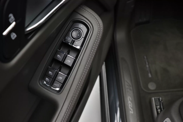 Foto do veiculo PORSCHE MACAN