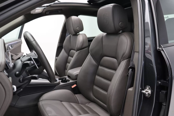 Foto do veiculo PORSCHE MACAN