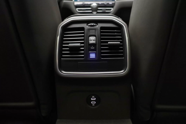 Foto do veiculo PORSCHE MACAN