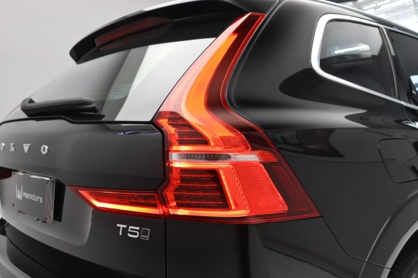 Foto do veiculo VOLVO XC60 T5 MOMENTUM AWD