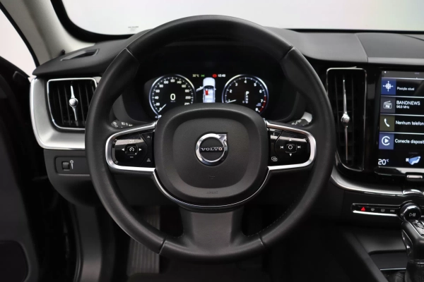 Foto do veiculo VOLVO XC60 T5 MOMENTUM AWD