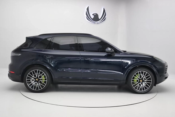 Foto do veiculo PORSCHE CAYENNE E-HYBRID