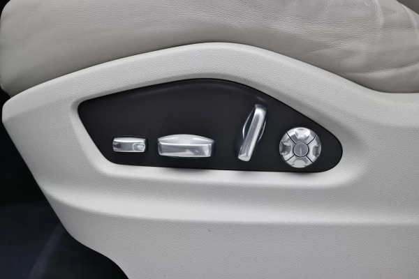 Foto do veiculo PORSCHE CAYENNE E-HYBRID