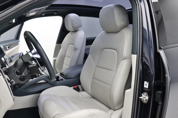 Foto do veiculo PORSCHE CAYENNE E-HYBRID