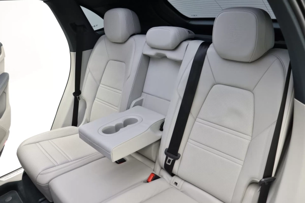 Foto do veiculo PORSCHE CAYENNE E-HYBRID