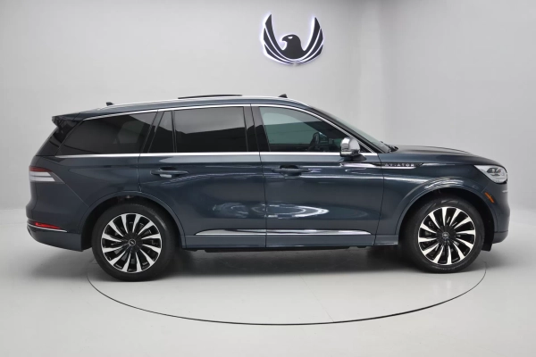 Foto do veiculo LINCOLN AVIATOR HYBRID AWD | 6 LUGARES