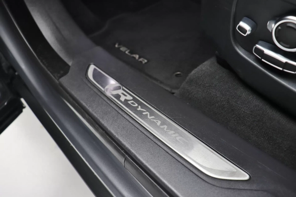Foto do veiculo LAND ROVER RANGE ROVER VELAR P300 S R-DYNAMIC