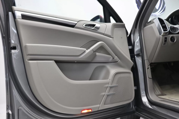 Foto do veiculo PORSCHE CAYENNE V6