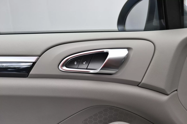 Foto do veiculo PORSCHE CAYENNE V6