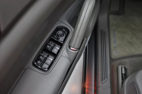 Foto do veiculo PORSCHE CAYENNE V6