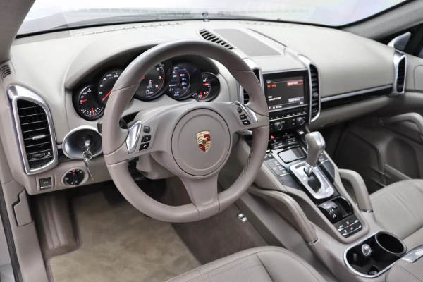 Foto do veiculo PORSCHE CAYENNE V6