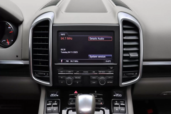 Foto do veiculo PORSCHE CAYENNE V6