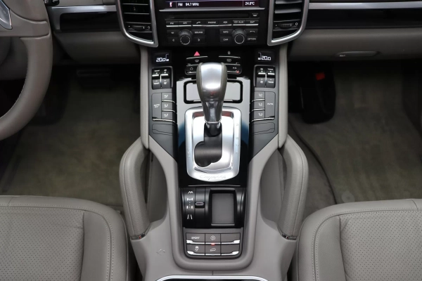 Foto do veiculo PORSCHE CAYENNE V6