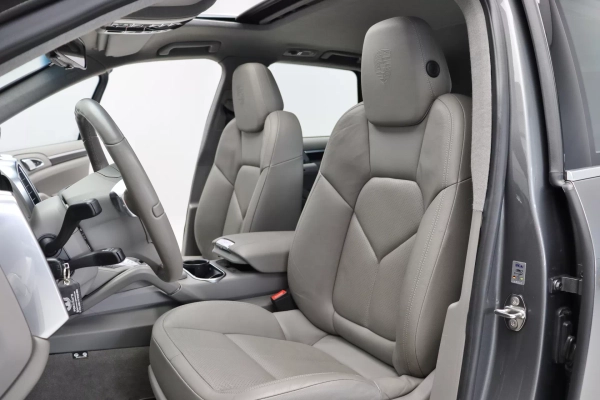 Foto do veiculo PORSCHE CAYENNE V6