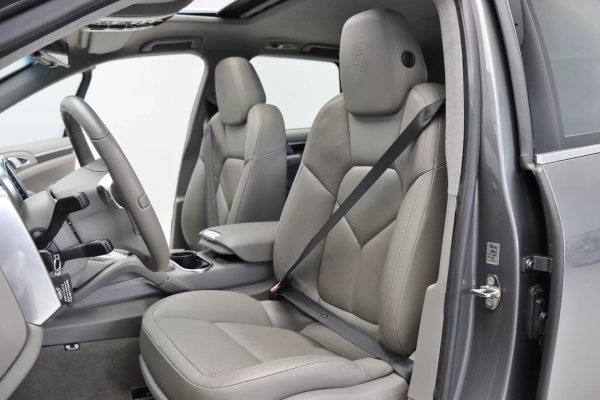 Foto do veiculo PORSCHE CAYENNE V6