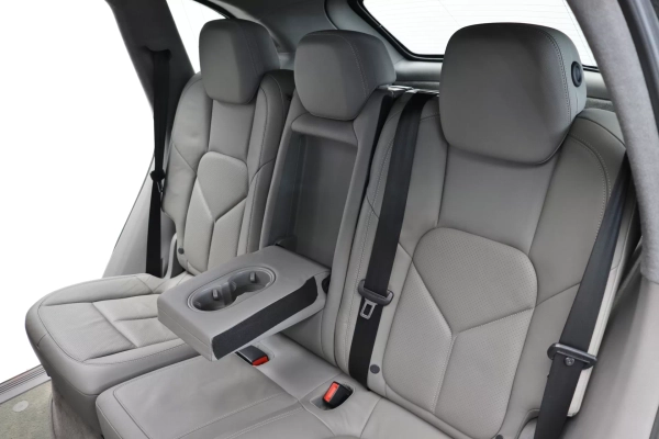 Foto do veiculo PORSCHE CAYENNE V6