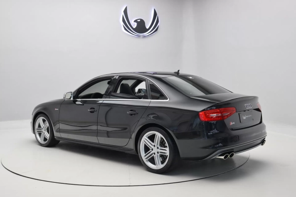 Foto do veiculo AUDI S4