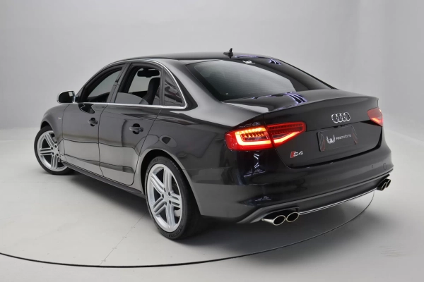 Foto do veiculo AUDI S4