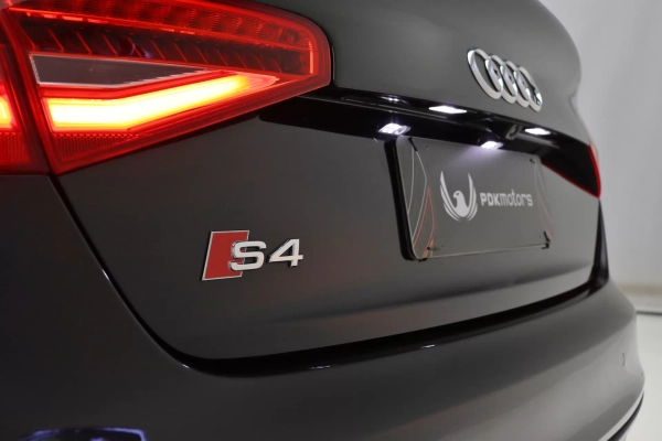 Foto do veiculo AUDI S4