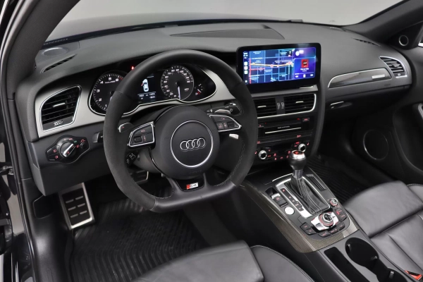 Foto do veiculo AUDI S4