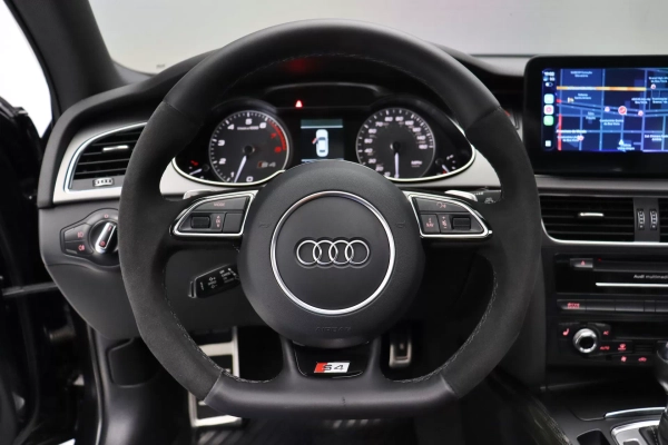 Foto do veiculo AUDI S4