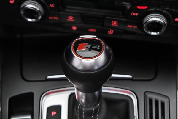 Foto do veiculo AUDI S4