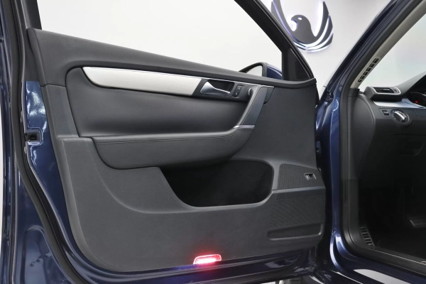 Foto do veiculo VOLKSWAGEN PASSAT VARIANT