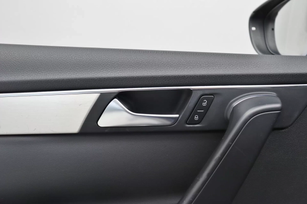 Foto do veiculo VOLKSWAGEN PASSAT VARIANT