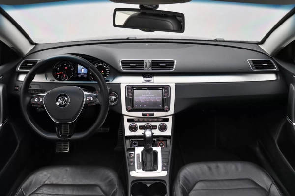 Foto do veiculo VOLKSWAGEN PASSAT VARIANT