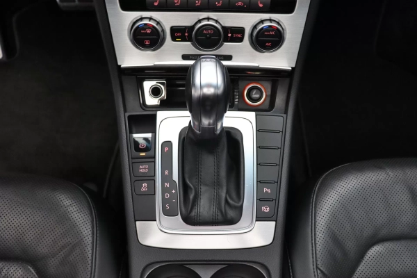 Foto do veiculo VOLKSWAGEN PASSAT VARIANT