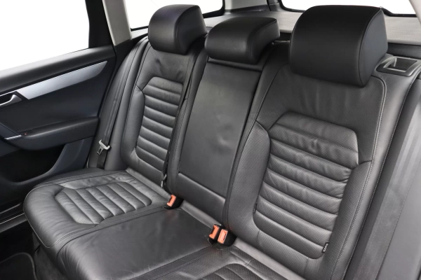 Foto do veiculo VOLKSWAGEN PASSAT VARIANT